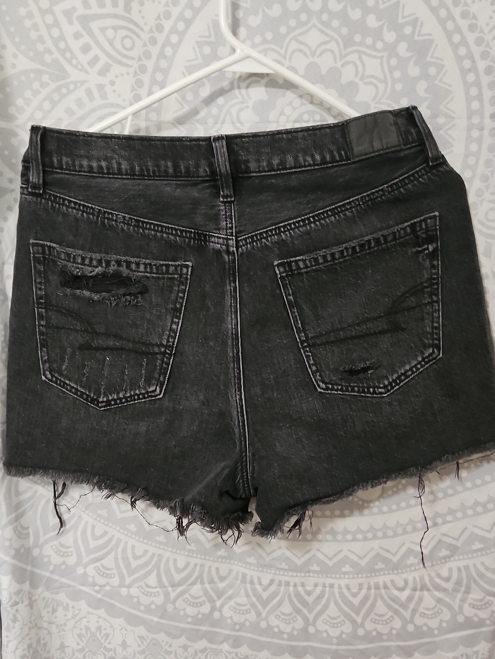 AE Distressed Shorts - Picture 2 of 4